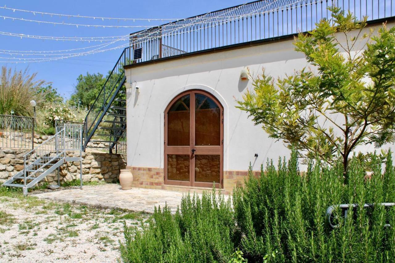 Roba Albanisi Otel Aragona Dış mekan fotoğraf