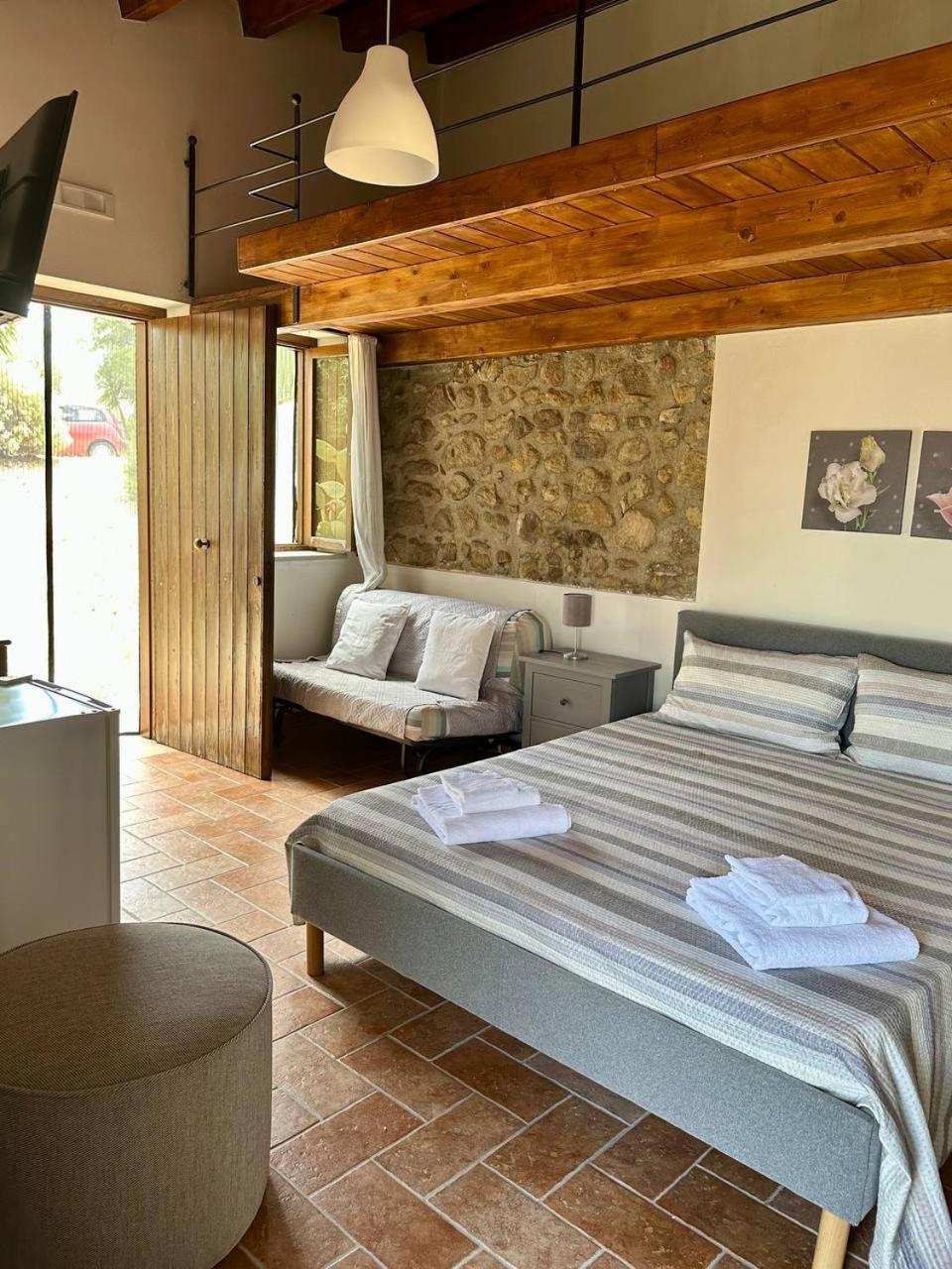 Roba Albanisi Otel Aragona Dış mekan fotoğraf