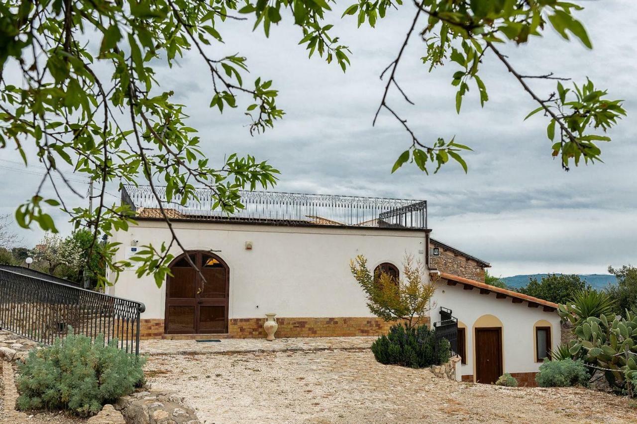 Roba Albanisi Otel Aragona Dış mekan fotoğraf